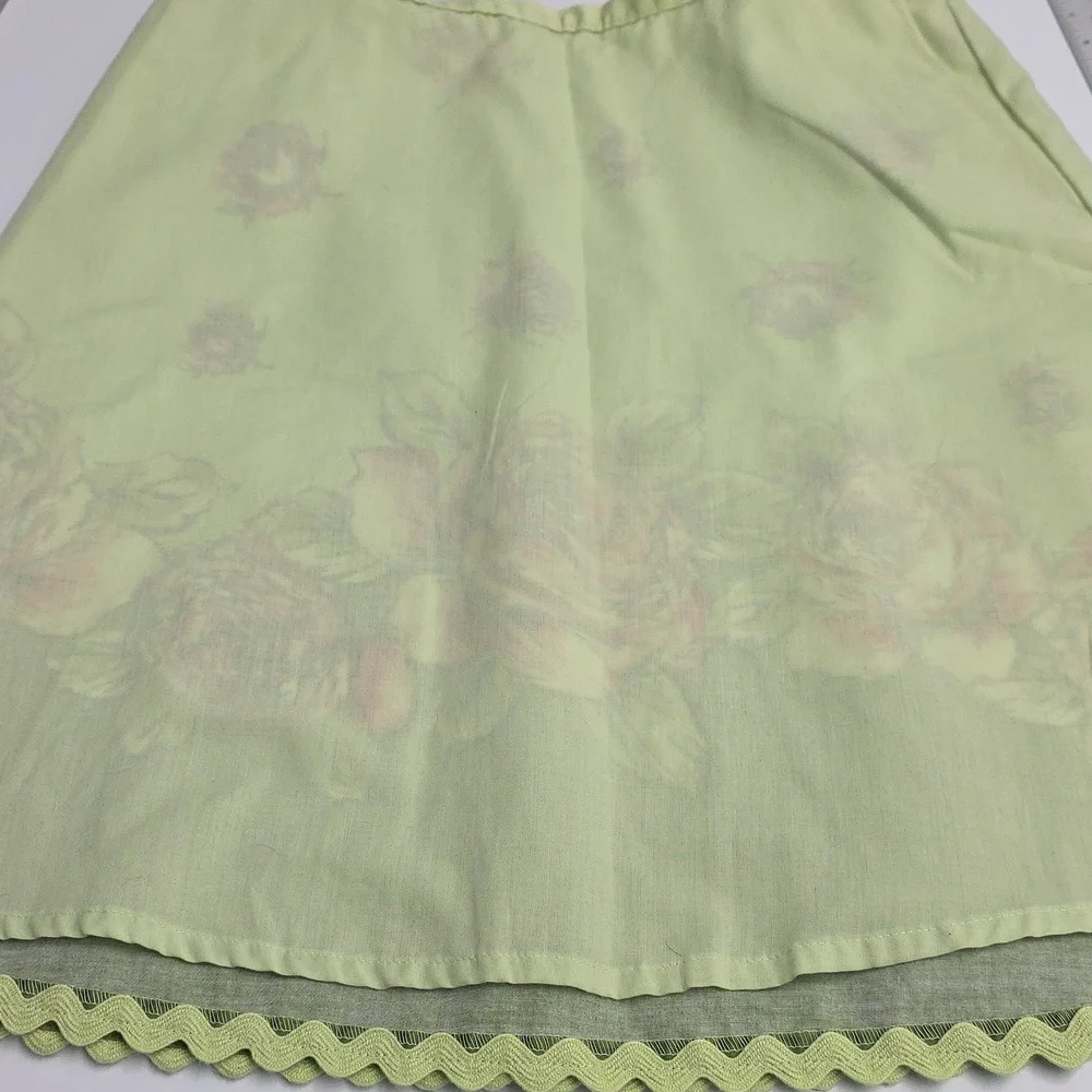 Liz Claiborne Floral A-Line Skirt Green Pink Roses Scallop Hem Gardenparty